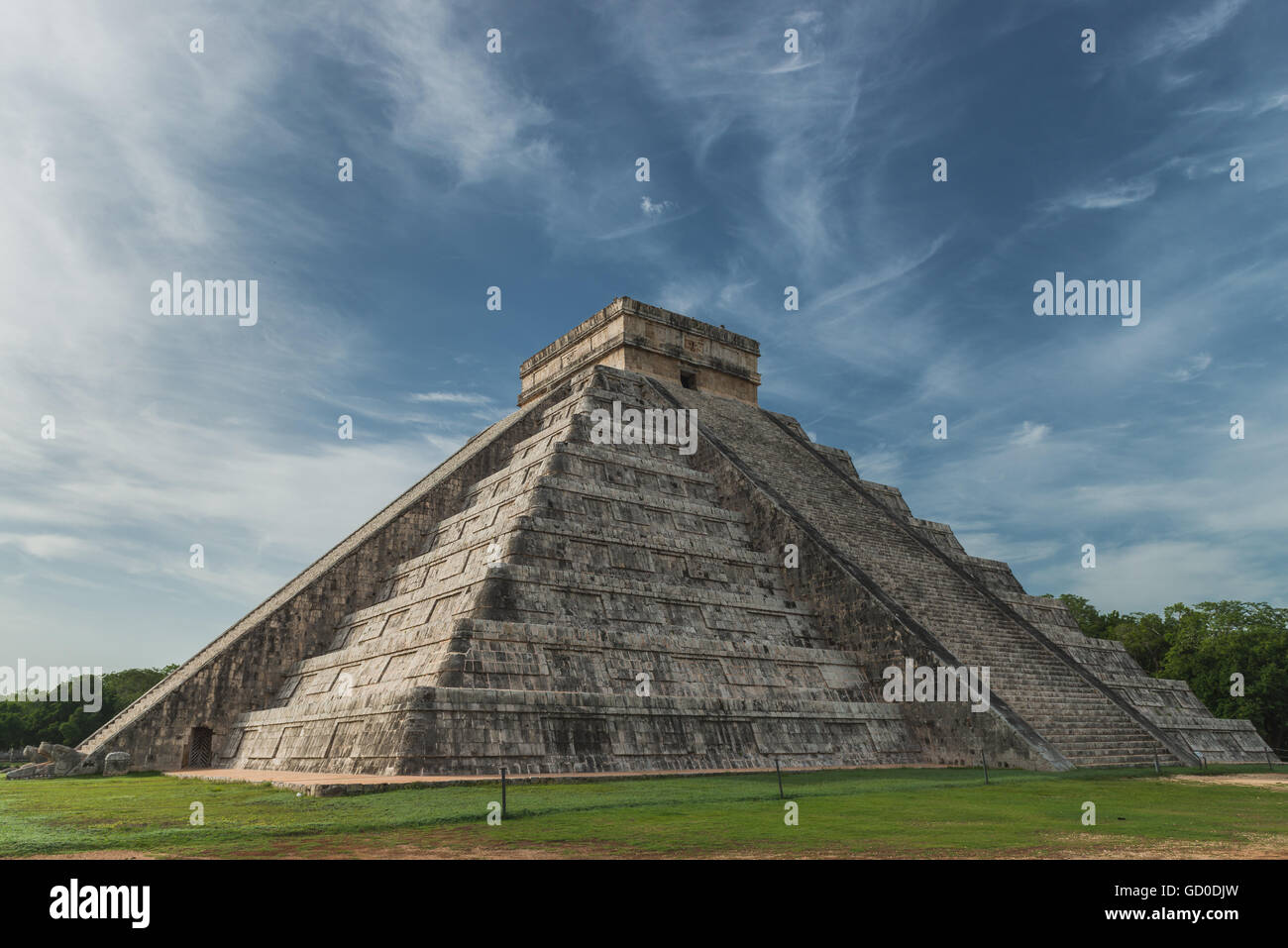 L'antica Piramide di Kukulcan, o El Castillo, in Chichen Itza, Messico. Foto Stock