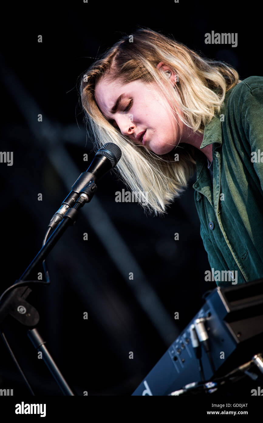 Monza, Italia 9 luglio 2016 Shura esegue dal vivo presso I-Days Festival 2016 Credit: Roberto Finizio/ Alamy Live News Foto Stock