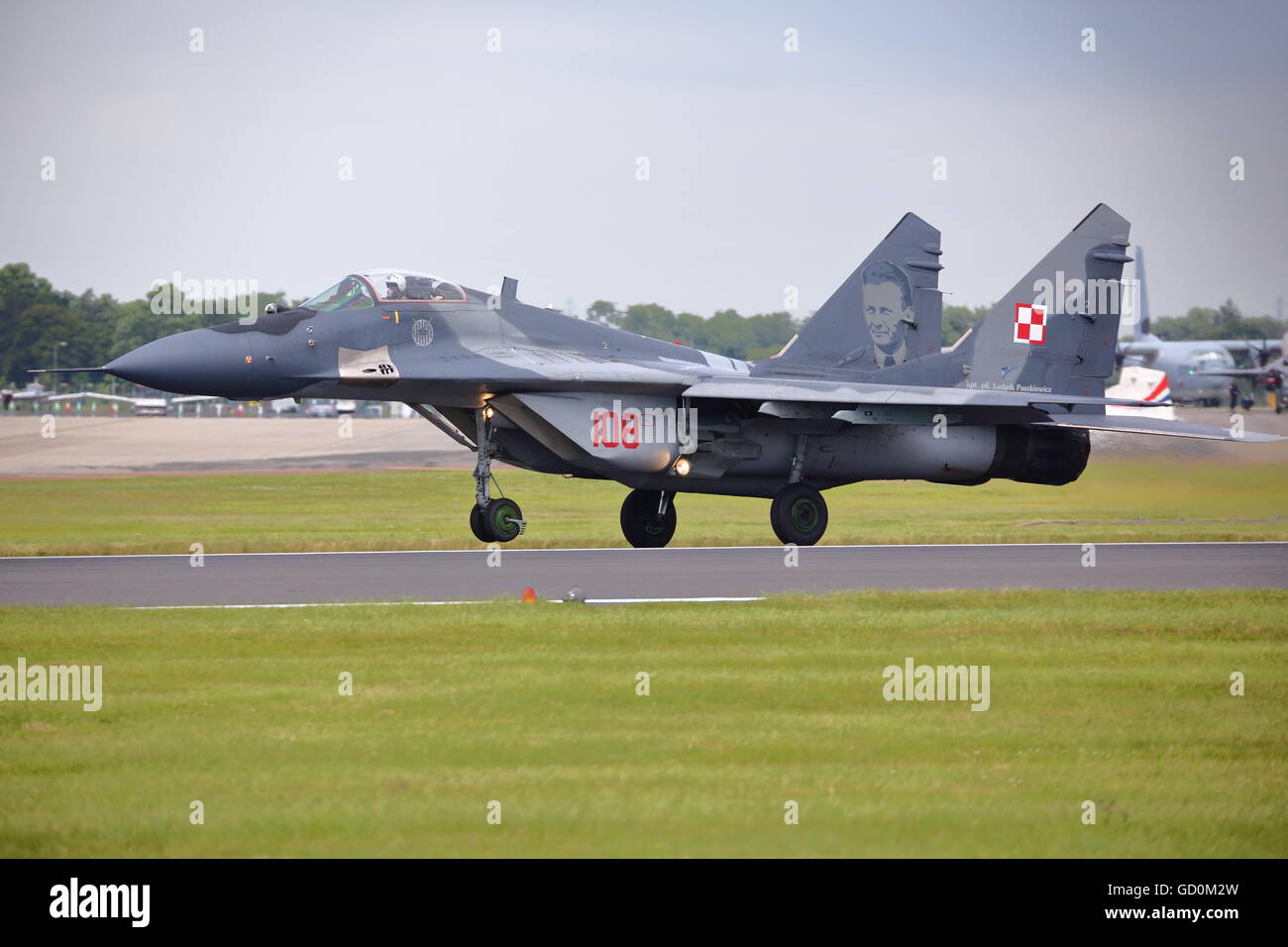 Fairford, UK. 09 Luglio, 2016. Il Royal International Air Tattoo 2016 provvisto di un display di grandi dimensioni dei moderni aerei militari e civili Credito: Uwe Deffner/Alamy Live News Foto Stock