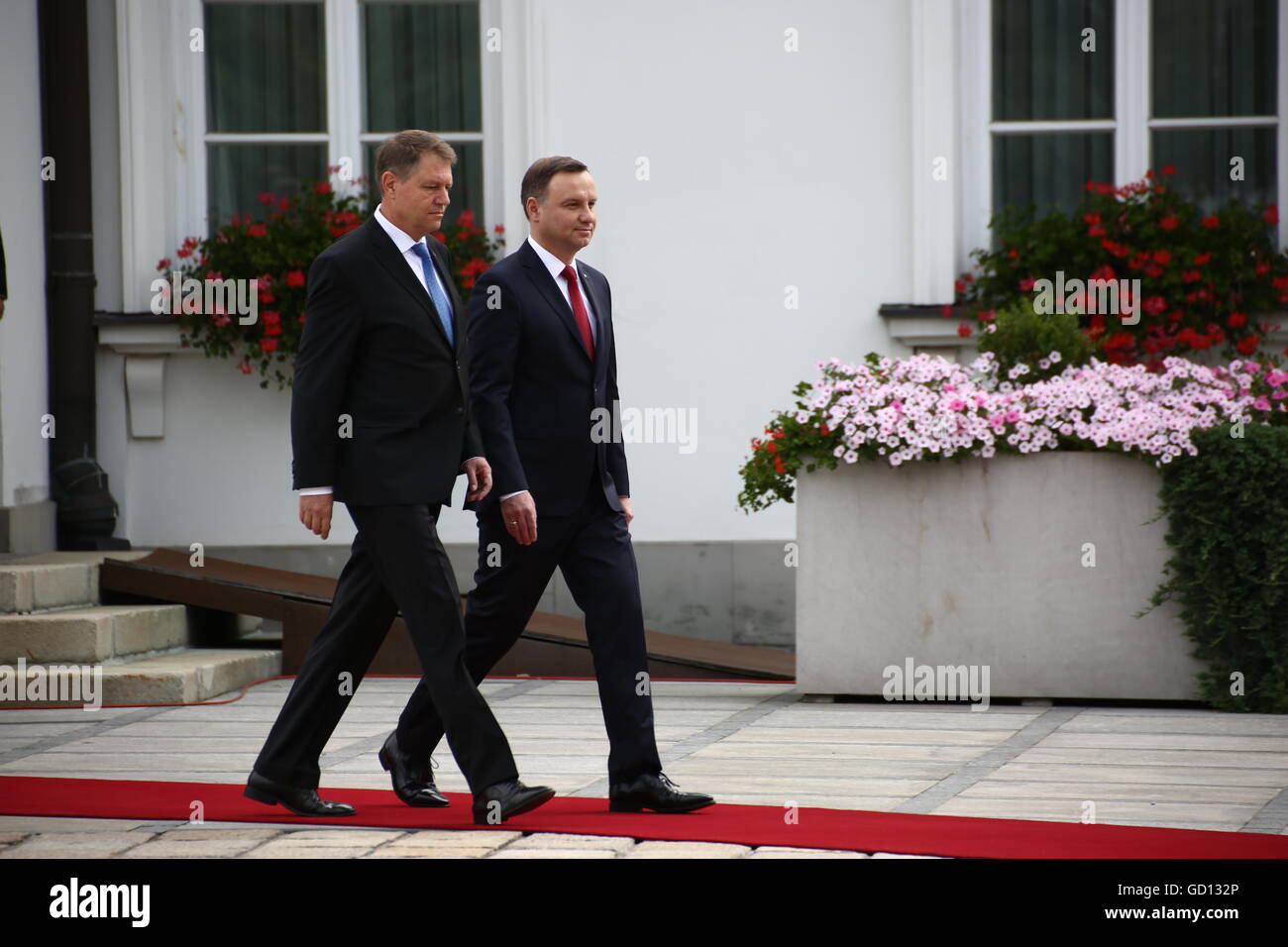 Varsavia, Polonia. 10 Luglio, 2016. Presidente Duda ricevuto Presidente rumeno Iohannis con gli onori militari al Belvedere di Varsavia. © Jakob Ratz/Pacific Press/Alamy Live News Foto Stock