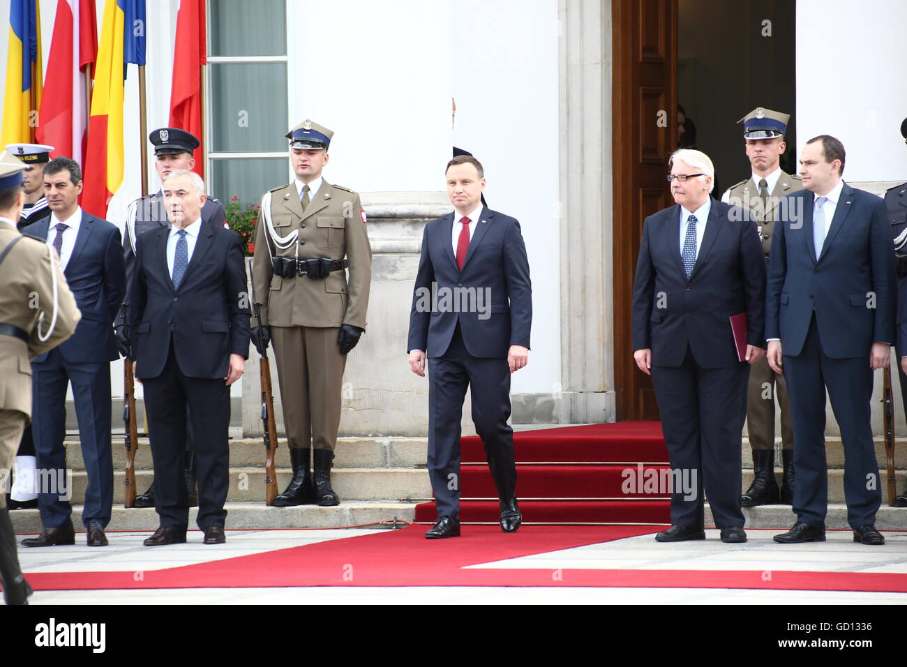 Varsavia, Polonia. 10 Luglio, 2016. Presidente Duda ricevuto Presidente rumeno Iohannis con gli onori militari al Belvedere di Varsavia. © Jakob Ratz/Pacific Press/Alamy Live News Foto Stock
