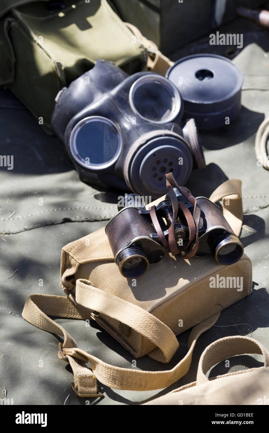 Maschera a gas e guerra mondiale 11 cimeli militari Foto Stock