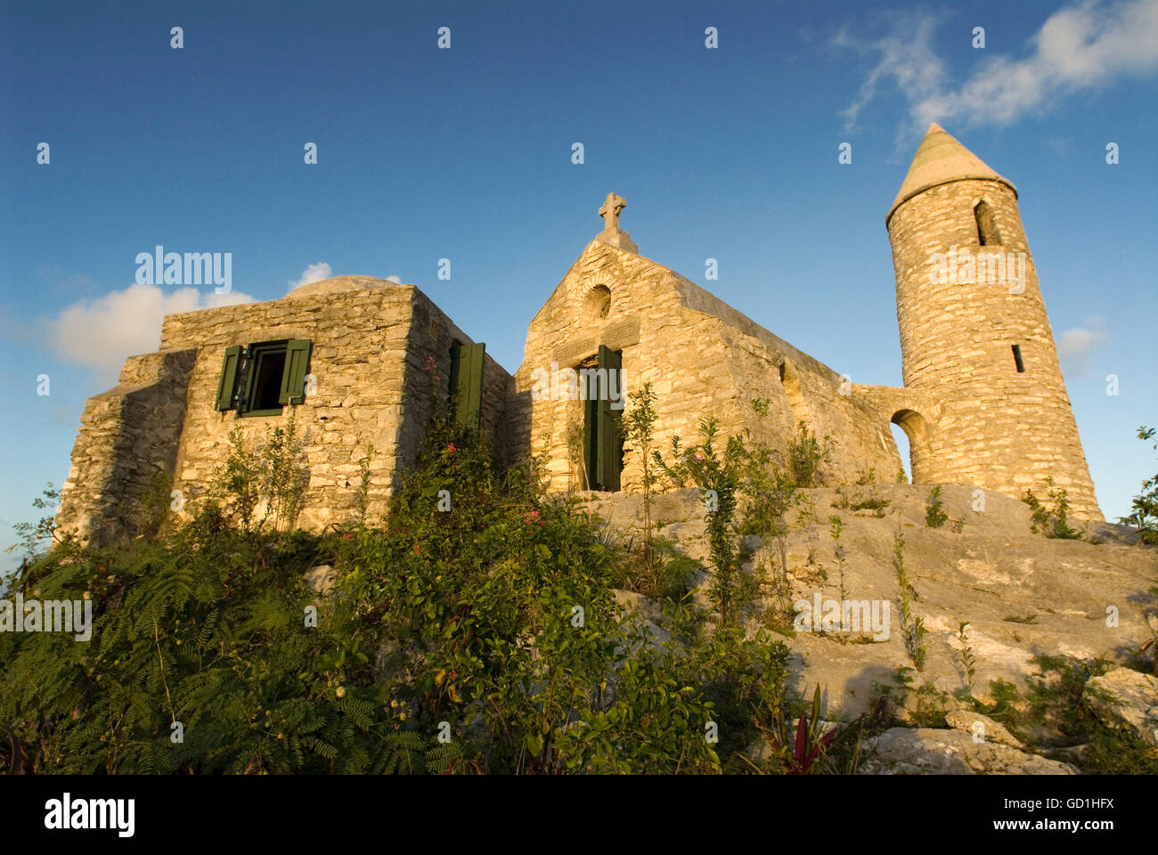 L'Ermite piccolo monastero alla sommità del monte Alvernia su Cat Island, oltre 63 metri, Bahamas. Mt. Alvernia Hermitage e Padre Girolamo tomba in cima al colle di Como. Foto Stock