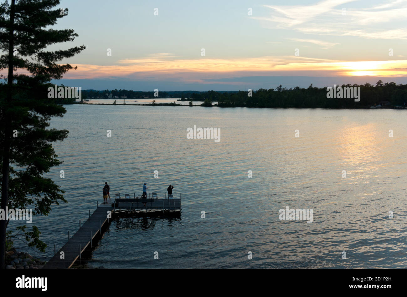 Tramonto panoramico affacciato sulla baia di steamboat pier e rive dell est del lago di gabbiano in cass county minnesota fuori brainerd baxter Foto Stock