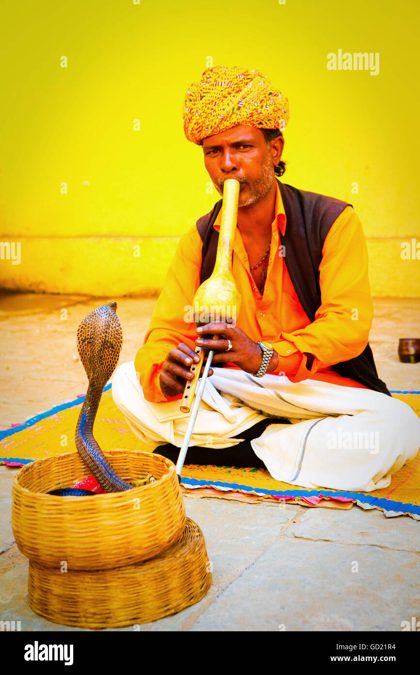 Il serpente incantatore, Vecchia Delhi, India, Asia Foto Stock