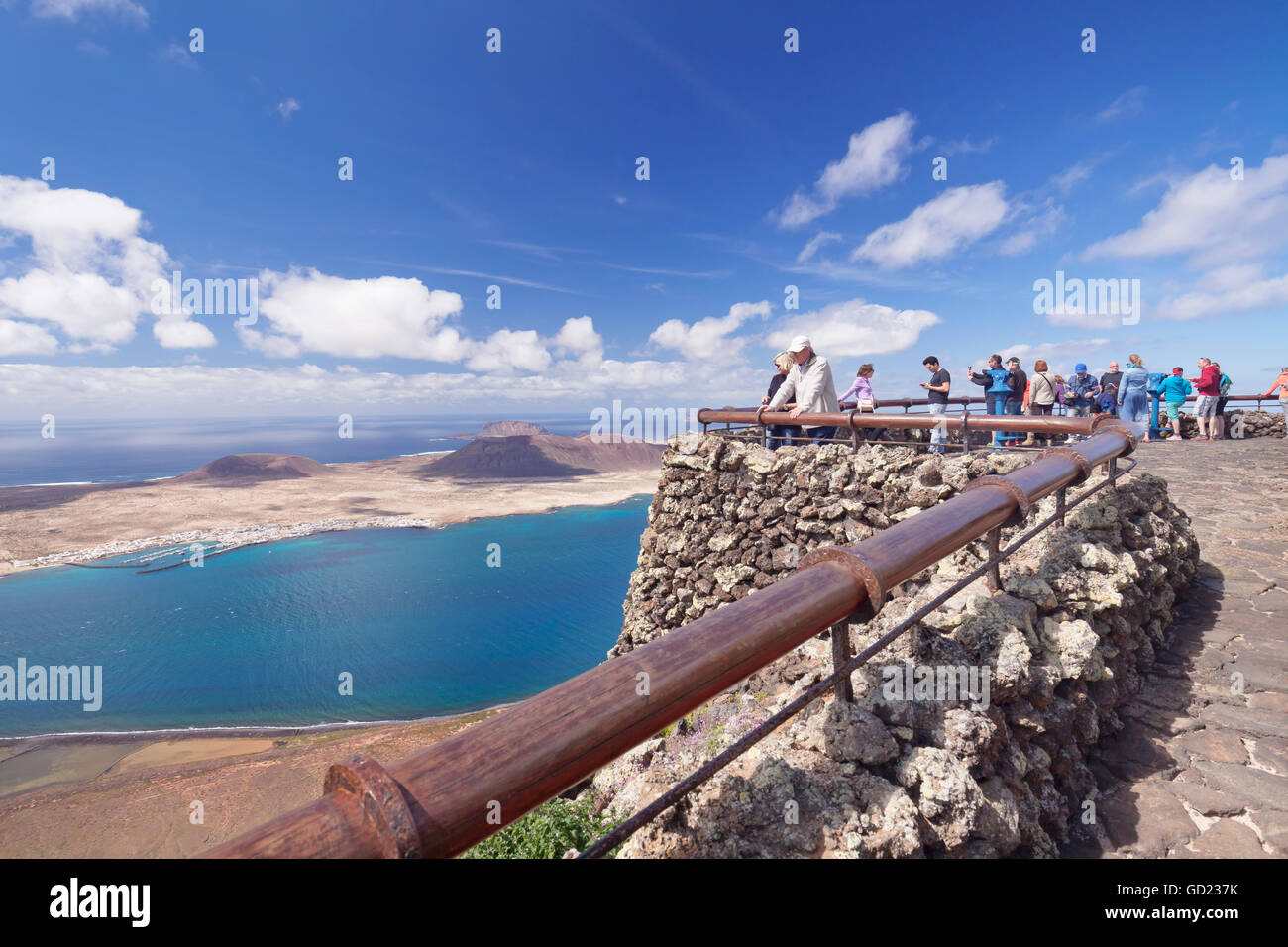 Vista dal Mirador del Rio per La Graciosa Island, da Cesar Manrique, Lanzarote, Isole Canarie, Spagna, Atlantico, Europa Foto Stock