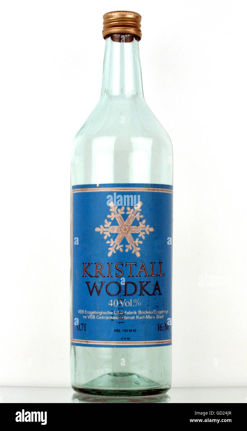 Cibo, bevande, alcol, alcolici, bottiglia 'Kristall Wodka', 0,7 litri, prodotto da VEB Erzgebirgische Likörfabrik Bockau, Germania Est, anni 80, diritti aggiuntivi-clearences-non disponibile Foto Stock