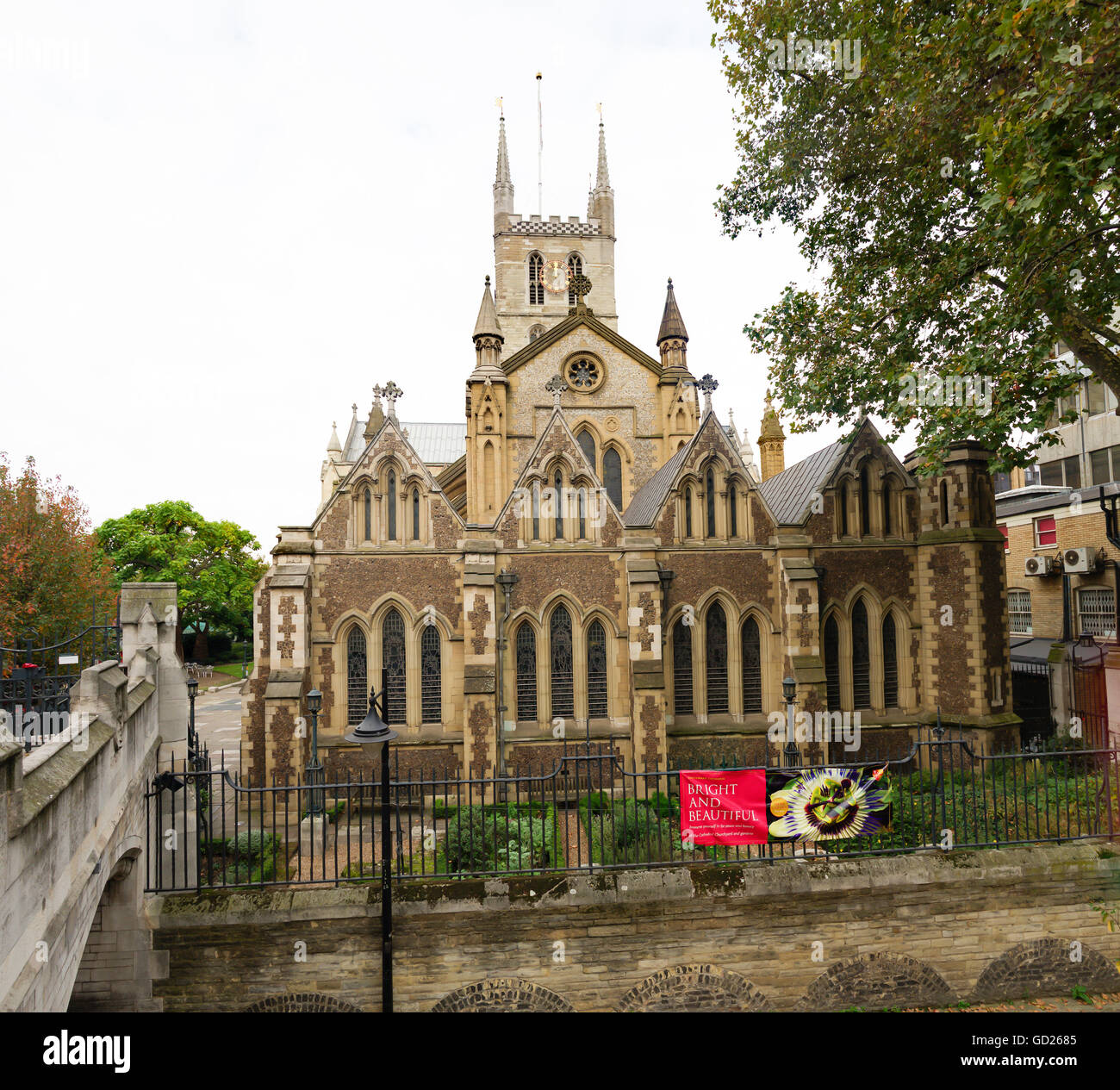 Londra, Inghilterra - 23 ottobre: London Southwark Cathedral chiesa, la chiesa madre della diocesi anglicana di Southwark. Foto Stock
