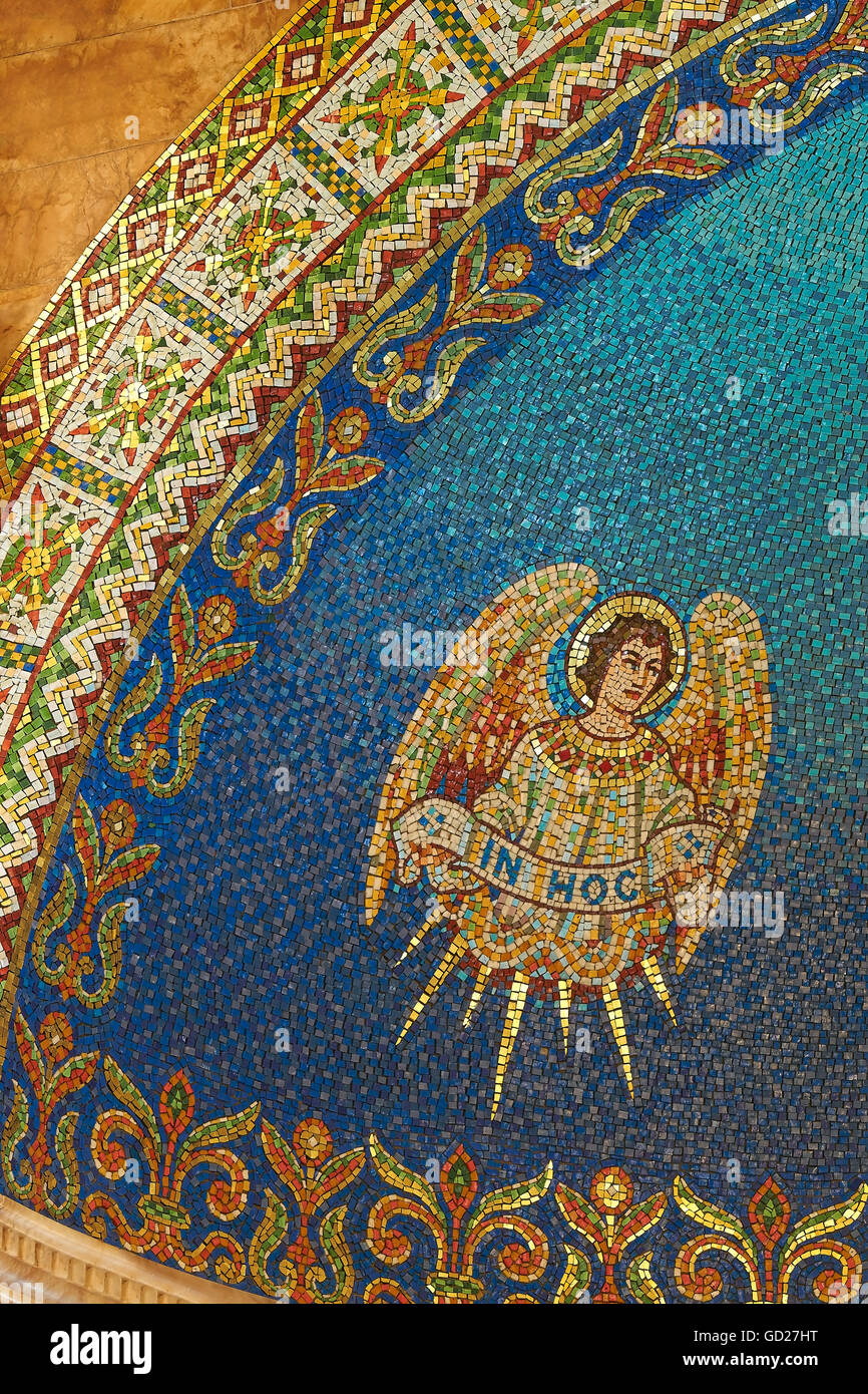 Soffitto in mosaico dettaglio di Grado II* elencati Fitzrovia cappella. Fitzroy Place, Londra, Regno Unito. Architetto: Sheppard Robson, 2015. Foto Stock