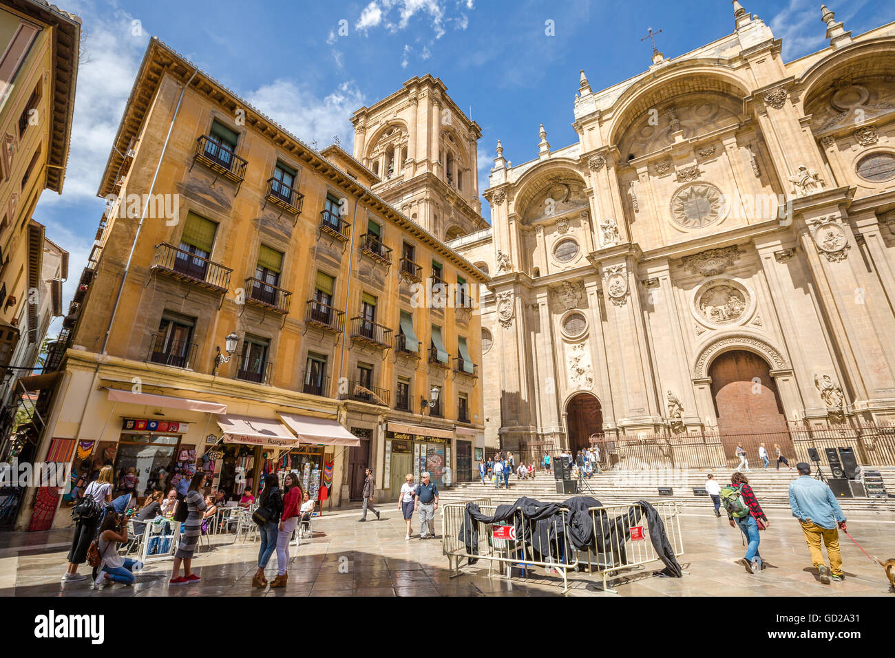 I turisti nella Cattedrale di Granada Foto Stock