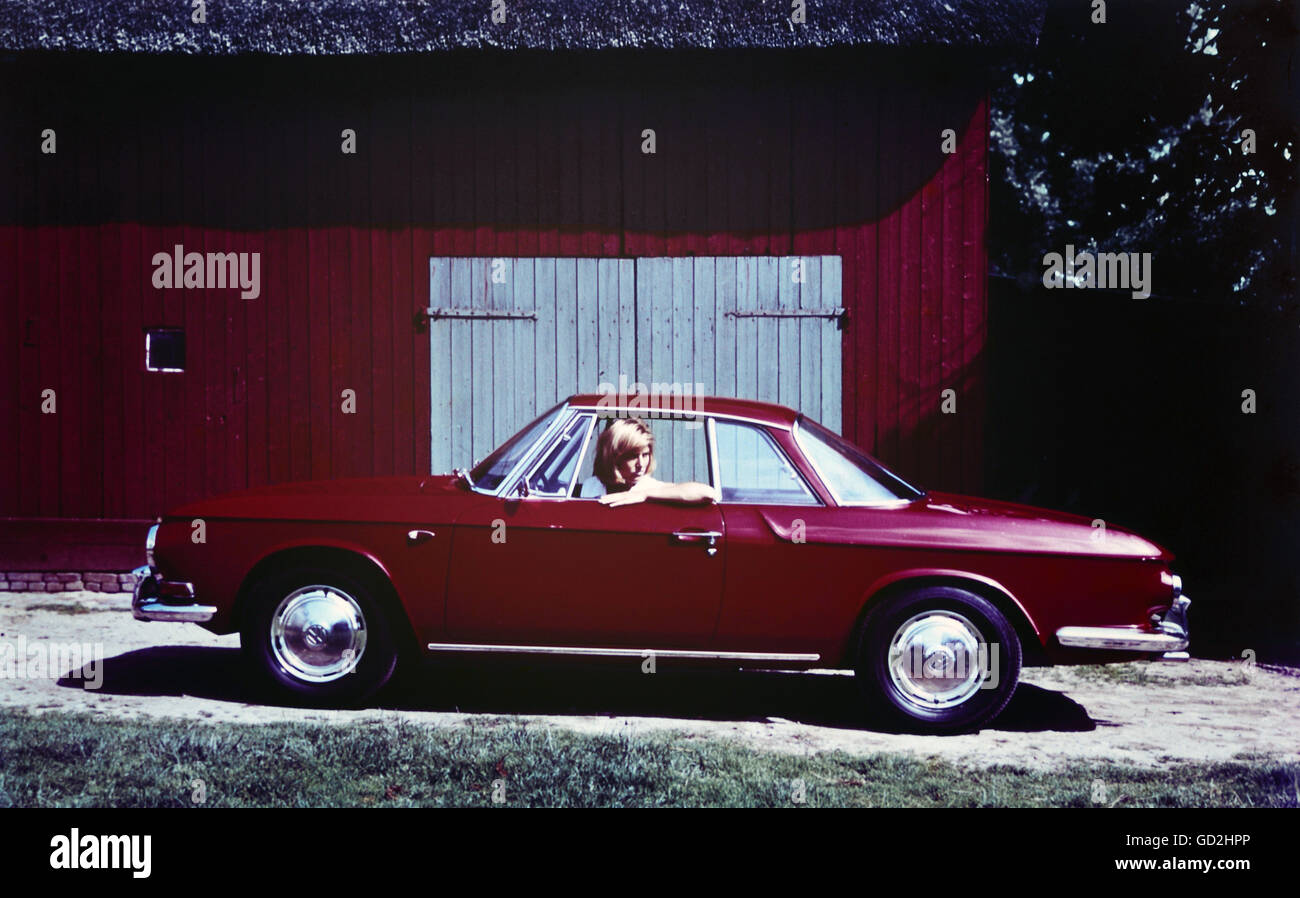 Trasporto / trasporto, auto, Volkswagen, VW 1600 Karmann-Ghia coupé, tipo 34, vista esterna, Germania, fine anni '60, diritti-aggiuntivi-clearences-non disponibile Foto Stock