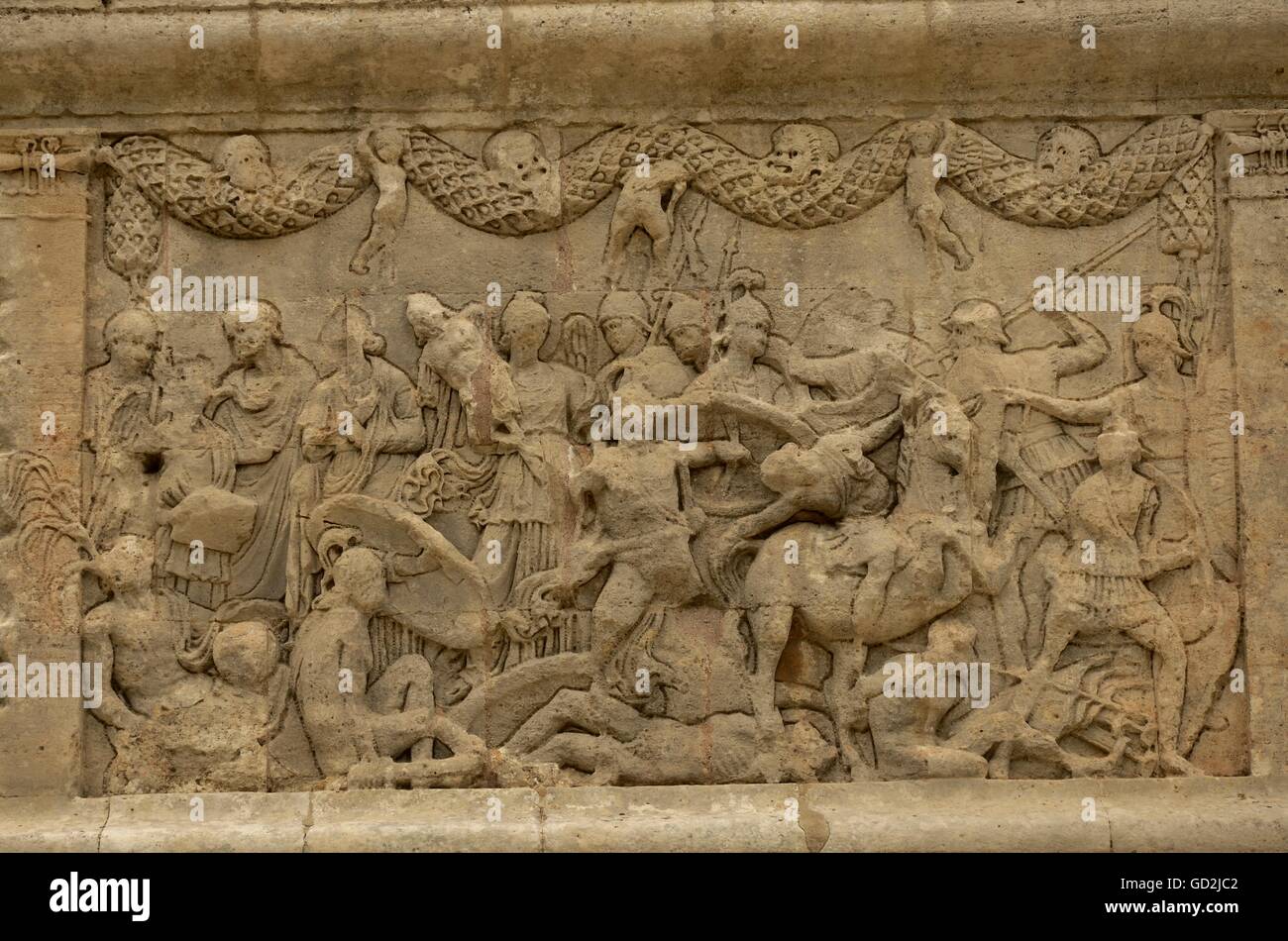 Belle arti, mondo antico impero romano, di rilievo, sul lato ovest del Mausoleo romano, pezzo di battaglia della guerra di Troia e la lotta circa il possesso del corpo morto di Patroclus, artista del diritto d'autore non deve essere cancellata Foto Stock
