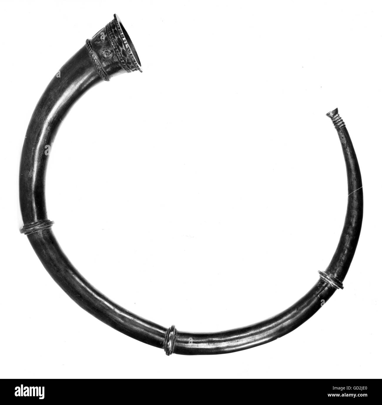 Musica, strumenti, strumenti a vento, Kombu, tromba indiana, XX secolo, chiave, chiavi, strumento musicale, strumenti musicali, aerofono, Shringa, corno, corna, India, clipping, cut-out, cut-out, strumenti a vento, strumento a vento, tromba, trombe, storico, titoli aggiuntivi-diritti-non disponibili Foto Stock