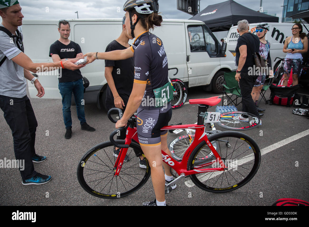 09 luglio 2016 Dani re donna ciclista britannico Olympian a Red Hook criterium in London Greenwich Peninsula Cervelo Bike Wiggl Foto Stock