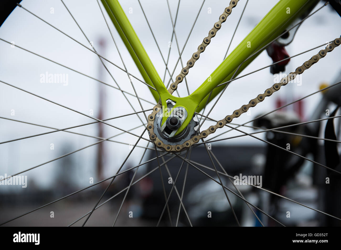 Un fixed gear bike fixie catena ruota singola velocità ruota dentata guamitura Red Hook Crit London 2016 singola velocità via Bike criterium Foto Stock