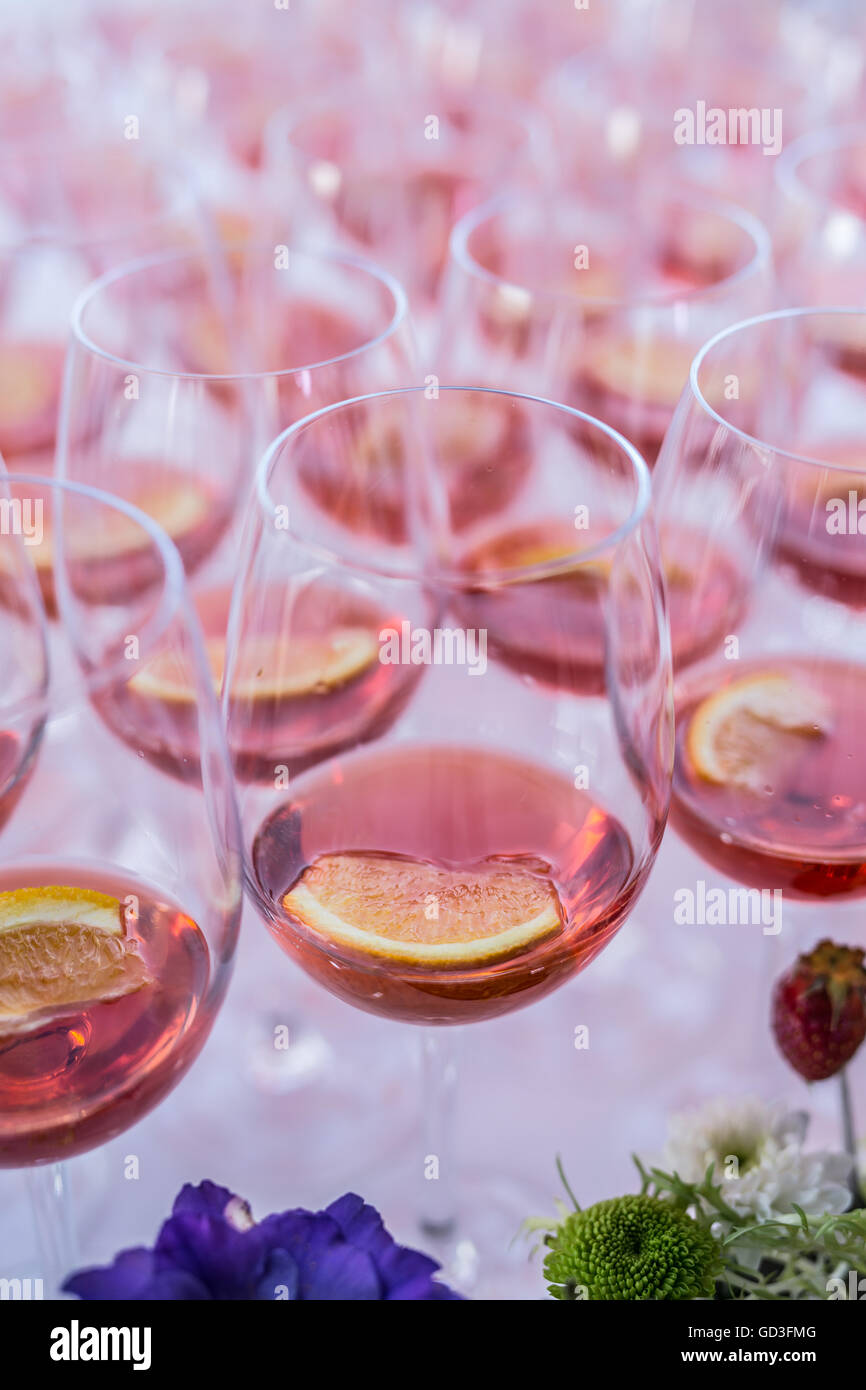 Bicchieri di vino. Servizio banchetti. Foto Stock