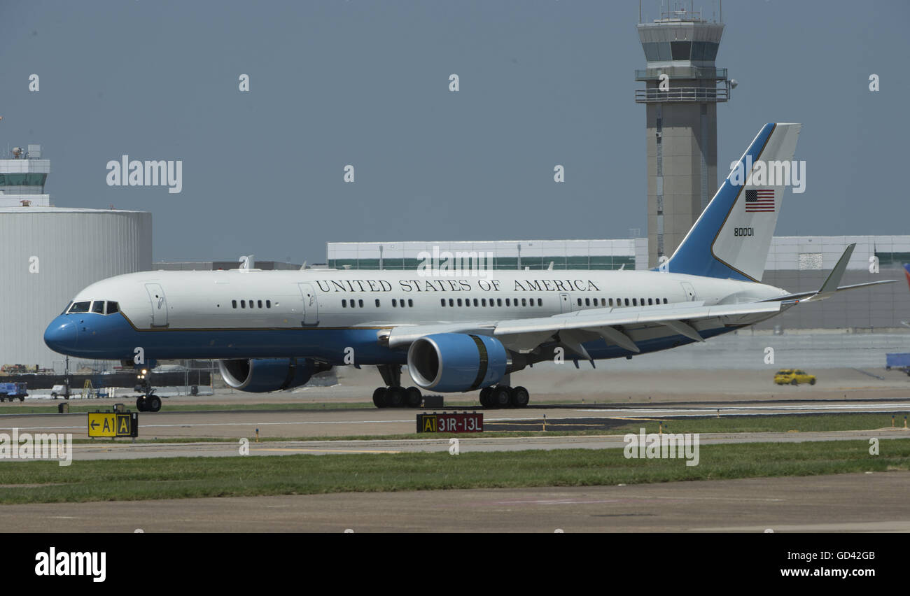 Dallas, Texas, USA. 12 Luglio, 2016. Air Force due arrivando presso l'Aeroporto Dallas Love Field Credit: Hoss Mcbain/ZUMA filo/Alamy Live News Foto Stock