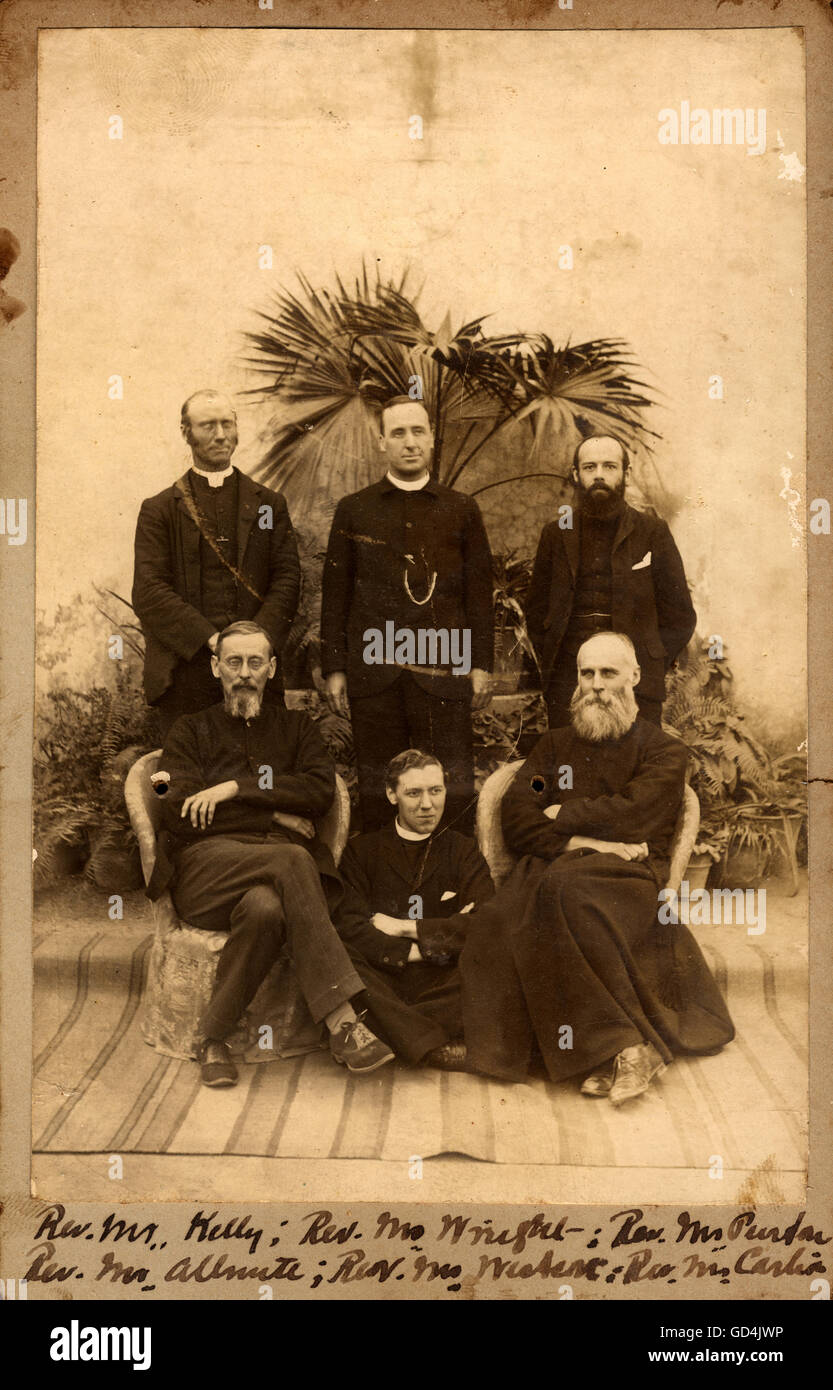 Gruppo di missionario inglese durante il British Raj Foto Stock