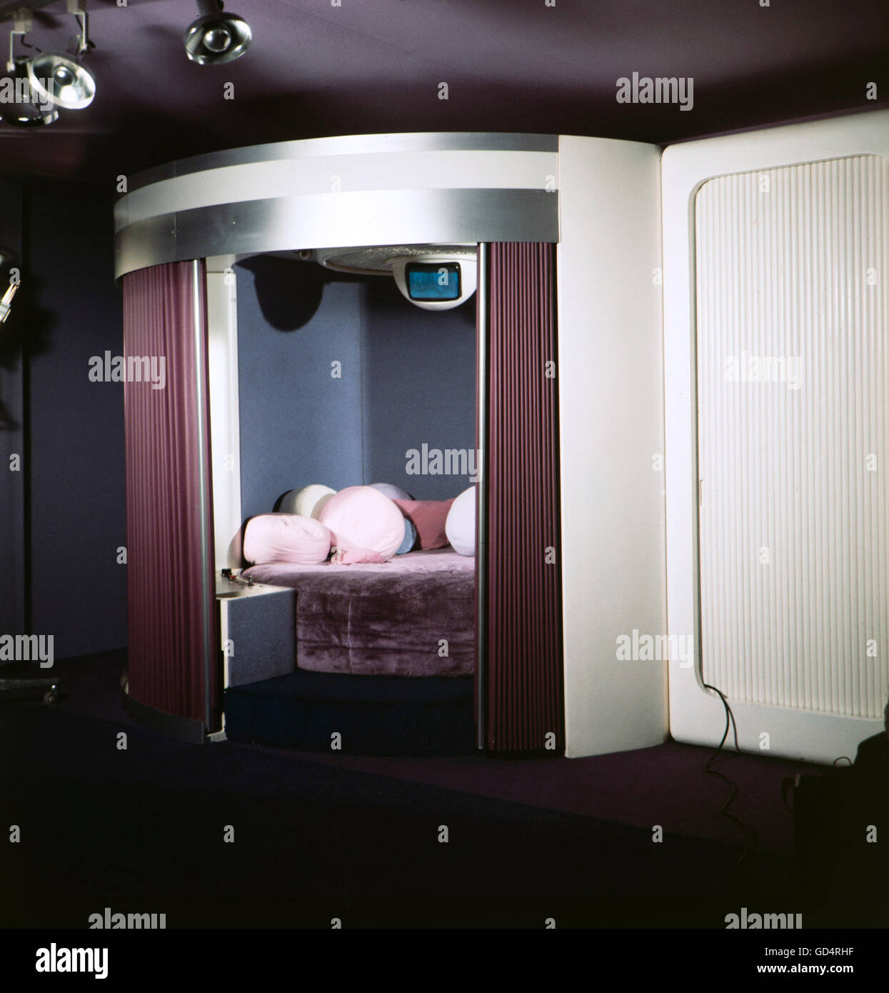 Alloggio, arredamento, percezione di un alloggio moderno in futuro, camera da letto, design di Joe Colombo, Germania, 1969, diritti aggiuntivi-clearences-non disponibile Foto Stock