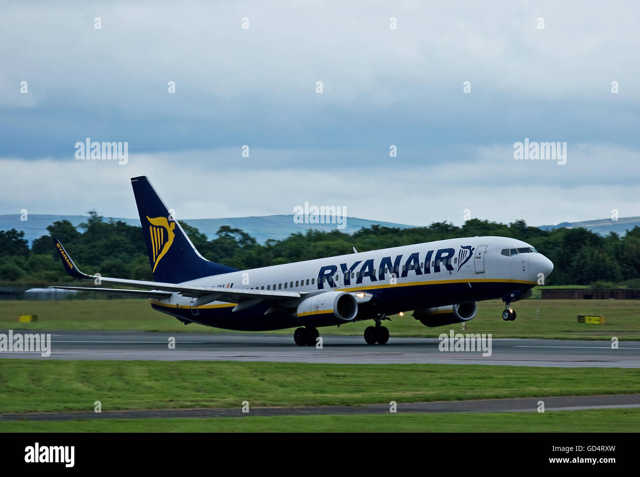 Ryan Air Boeing prende il largo Foto Stock