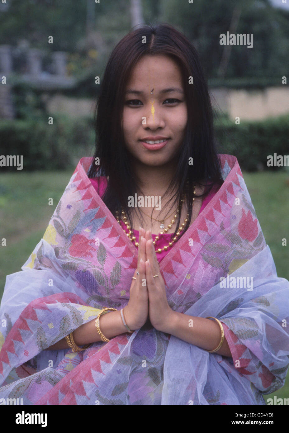 Ragazza in abito tradizionale , Manipur Foto Stock