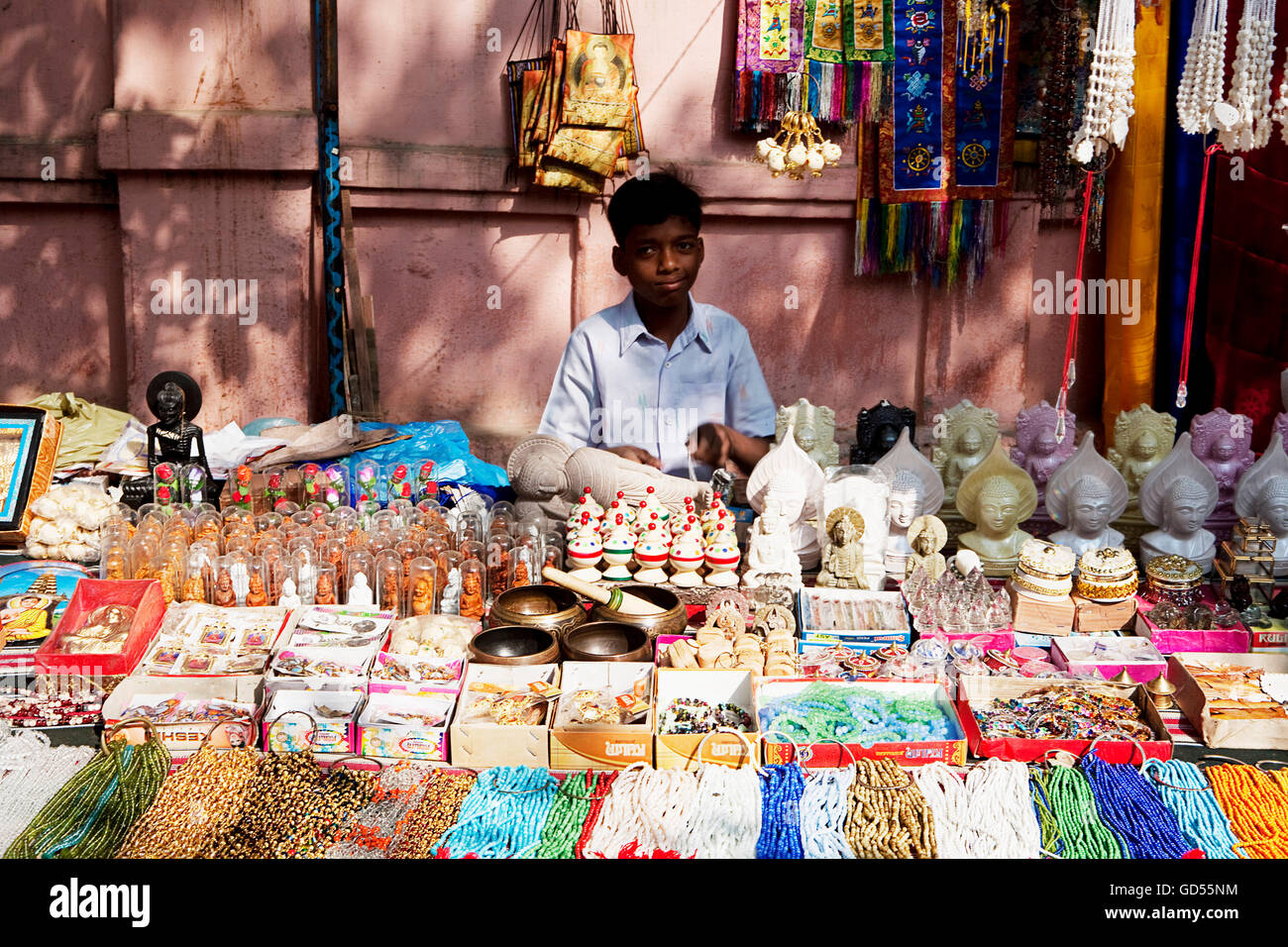 I simboli religiosi e artefatti sulla vendita Foto Stock