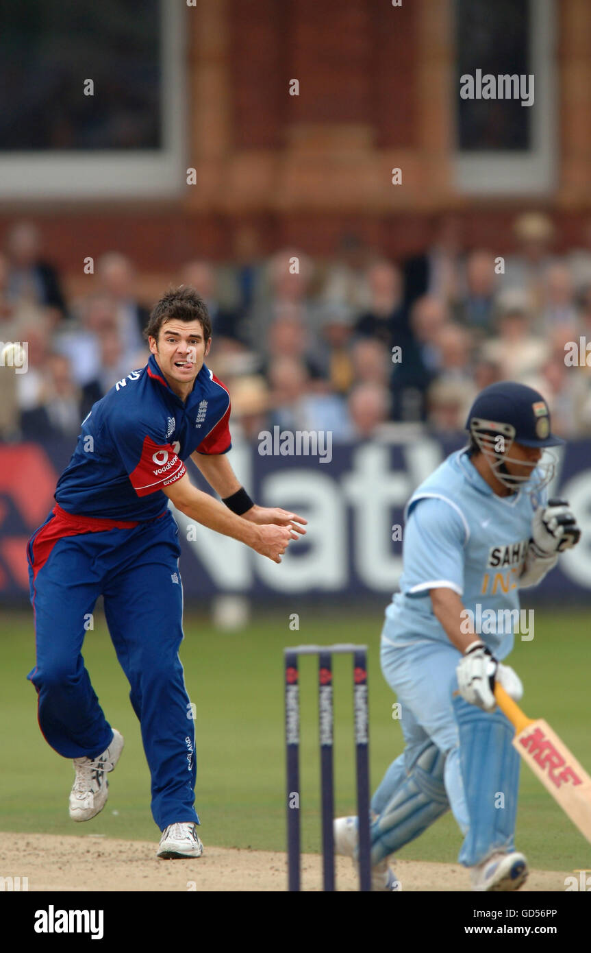 James Anderson e Sachin Tendulkar Foto Stock