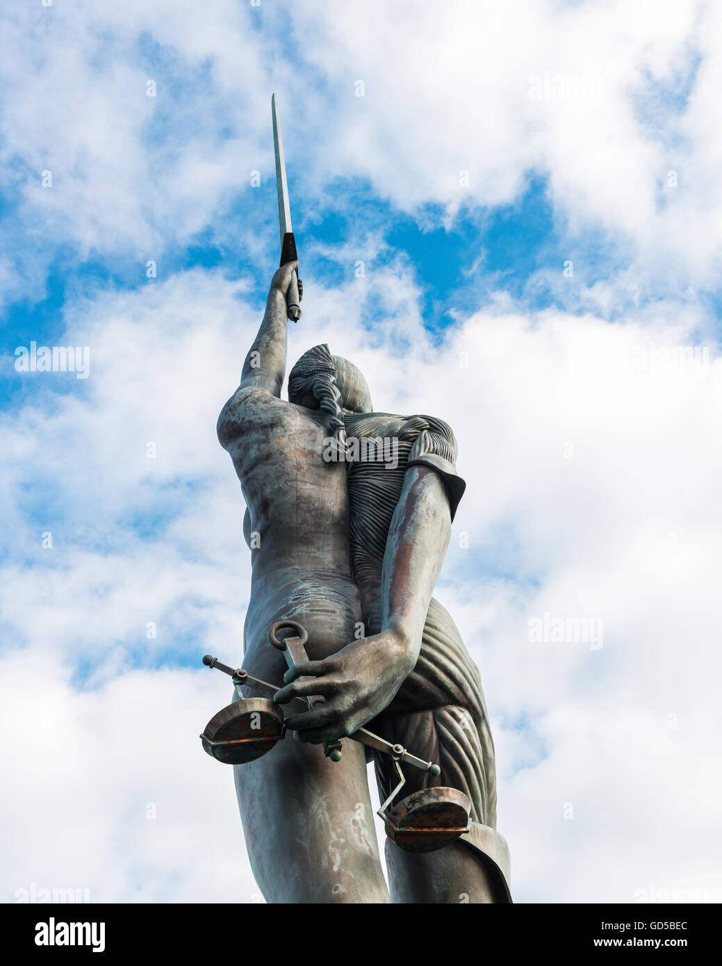 Verity statua di Damien Hirst sul molo di Ilfracombe Foto Stock