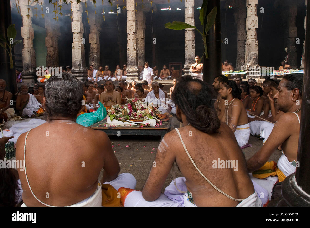 Rudra Homa nel Tempio Nataraja Foto Stock