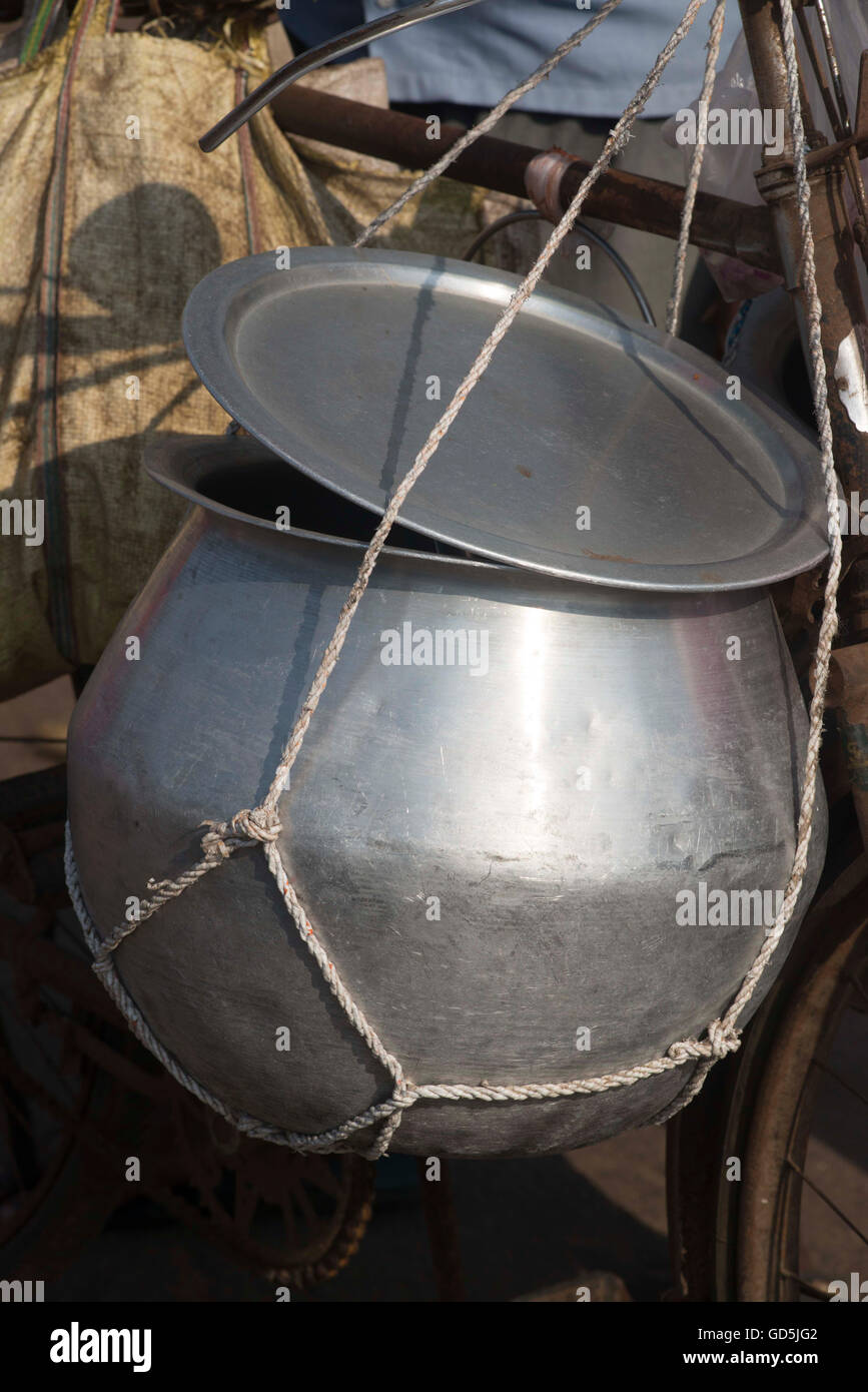 Recipiente di alluminio, di puri, Orissa, India, Asia Foto Stock