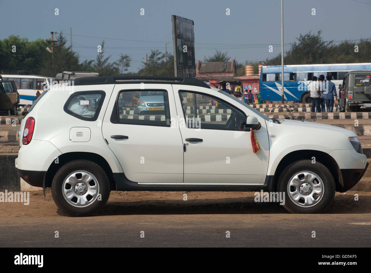 Suv auto parcheggiate, chandrabhaga beach, konarak, Orissa, India, Asia Foto Stock