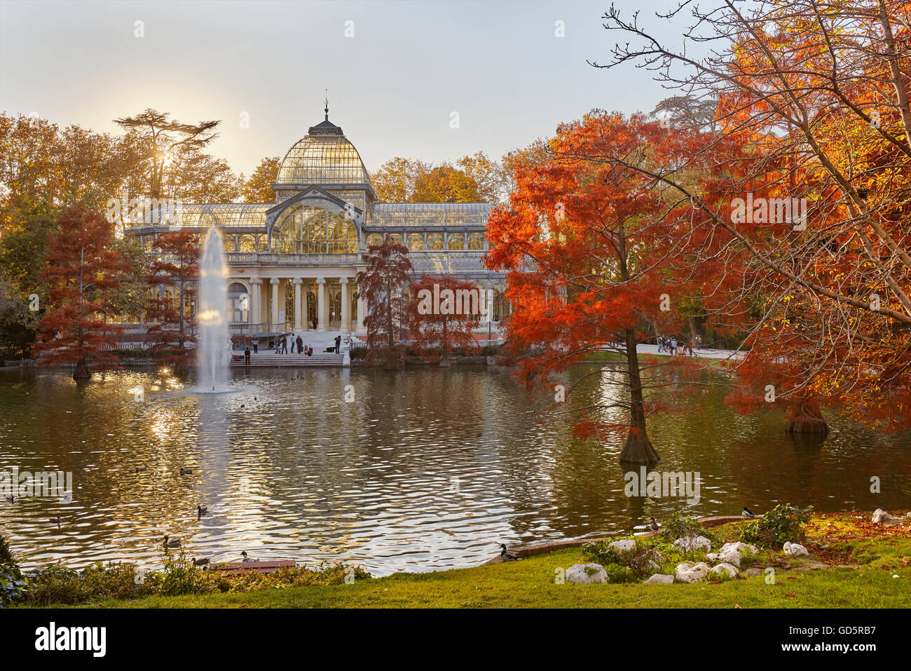 Il Palacio de Cristal (Crystal Palace), situato nel cuore del Buen Retiro Park. Madrid. Spagna Foto Stock