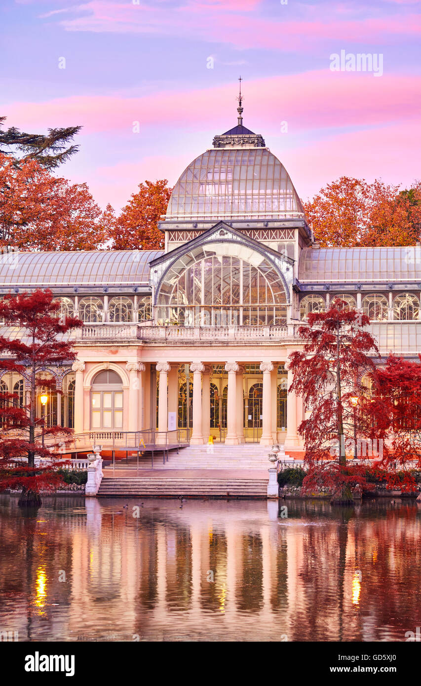 Il Palacio de Cristal (Crystal Palace), situato nel cuore del Buen Retiro Park. Madrid. Spagna Foto Stock