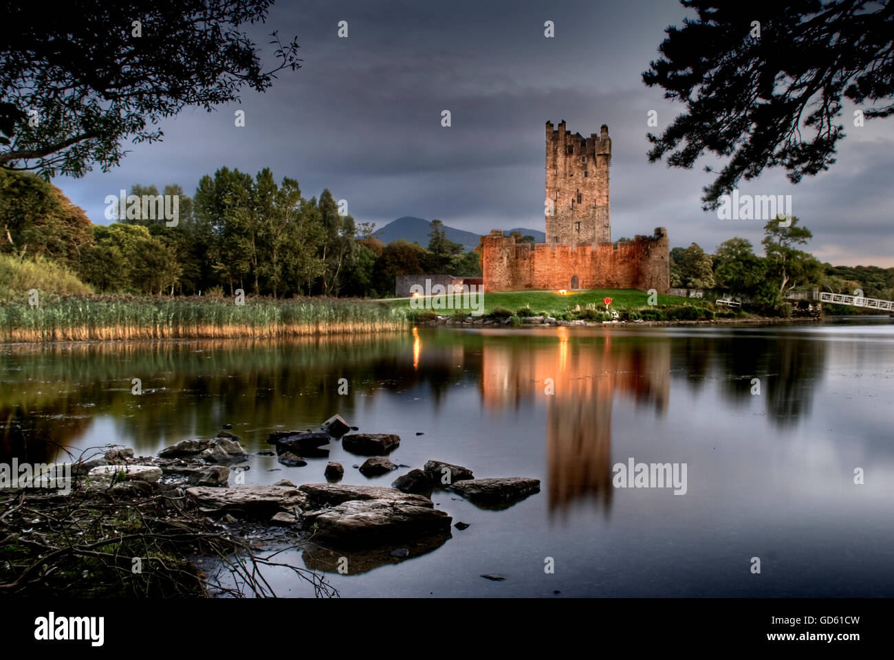 Castello di Ross, Lough Leane, Parco Nazionale di Killarney, Co Kerry, Irlanda Foto Stock