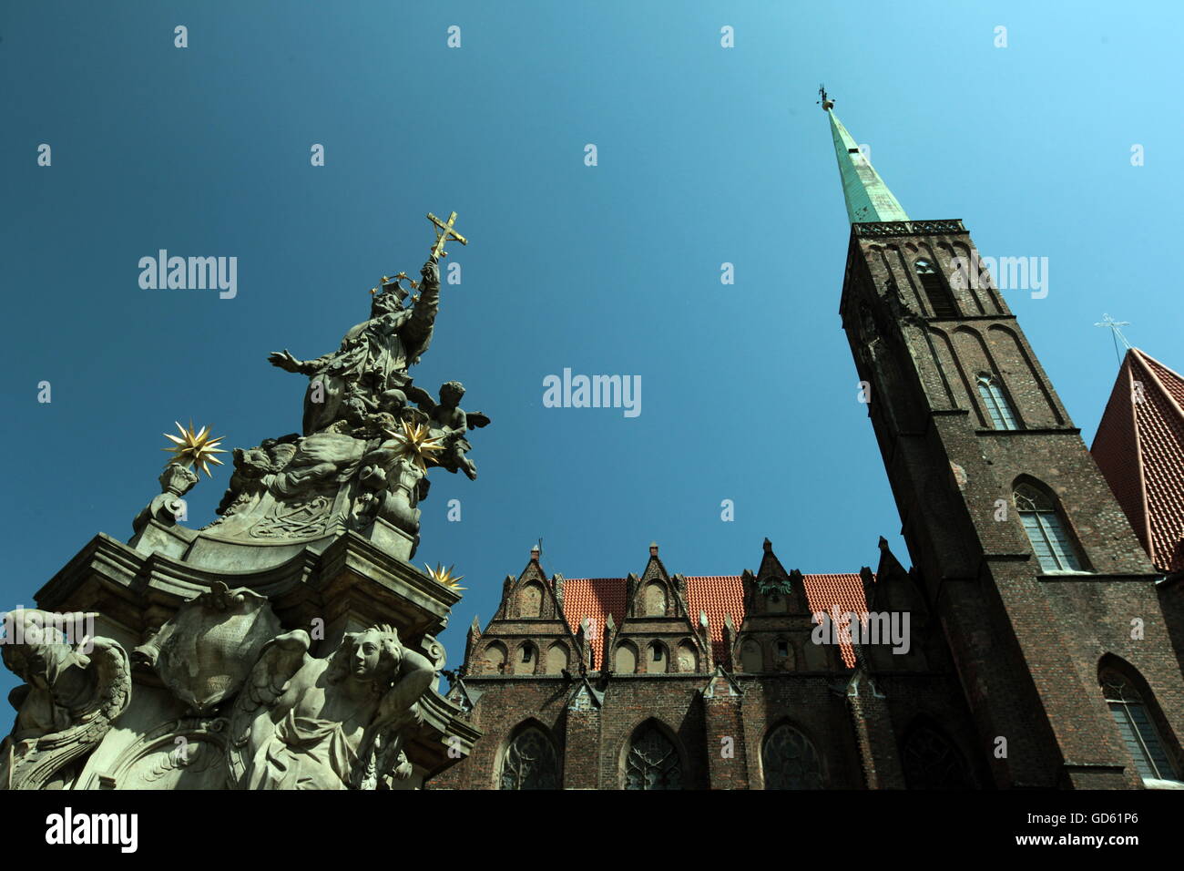 La chiesa di Santa Elisabetta a Stray Rynek Square nella città vecchia di Wroclaw in Polonia in Est Europa. Foto Stock