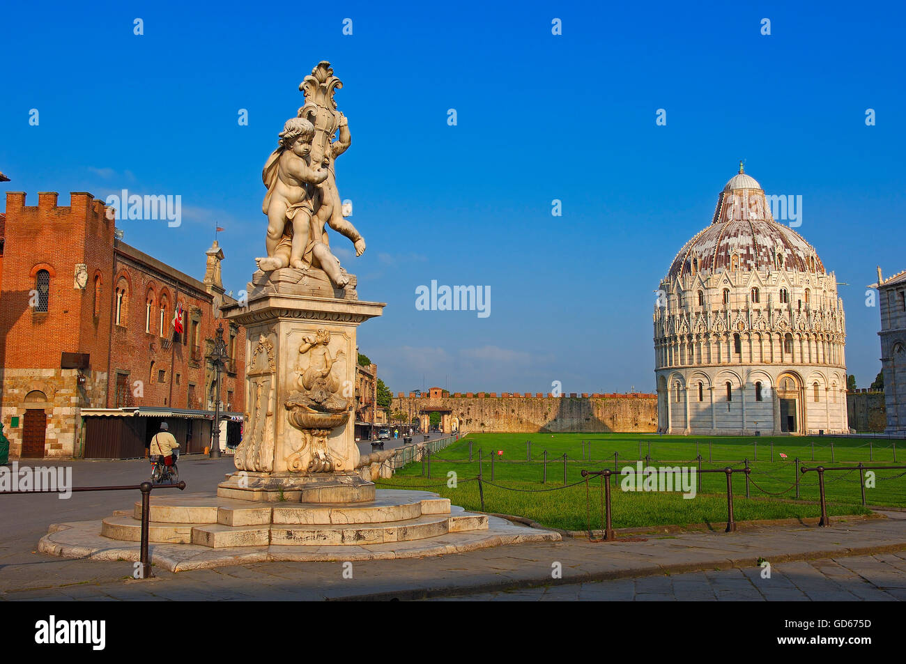 Pisa, il Battistero, Piazza del Duomo, Piazza del Duomo o Campo dei Miracoli, sito patrimonio mondiale dell'UNESCO, Toscana, Italia, Foto Stock