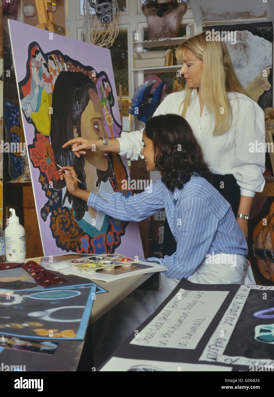Nota insegnante e studente della scuola. In Inghilterra. Regno Unito Foto Stock