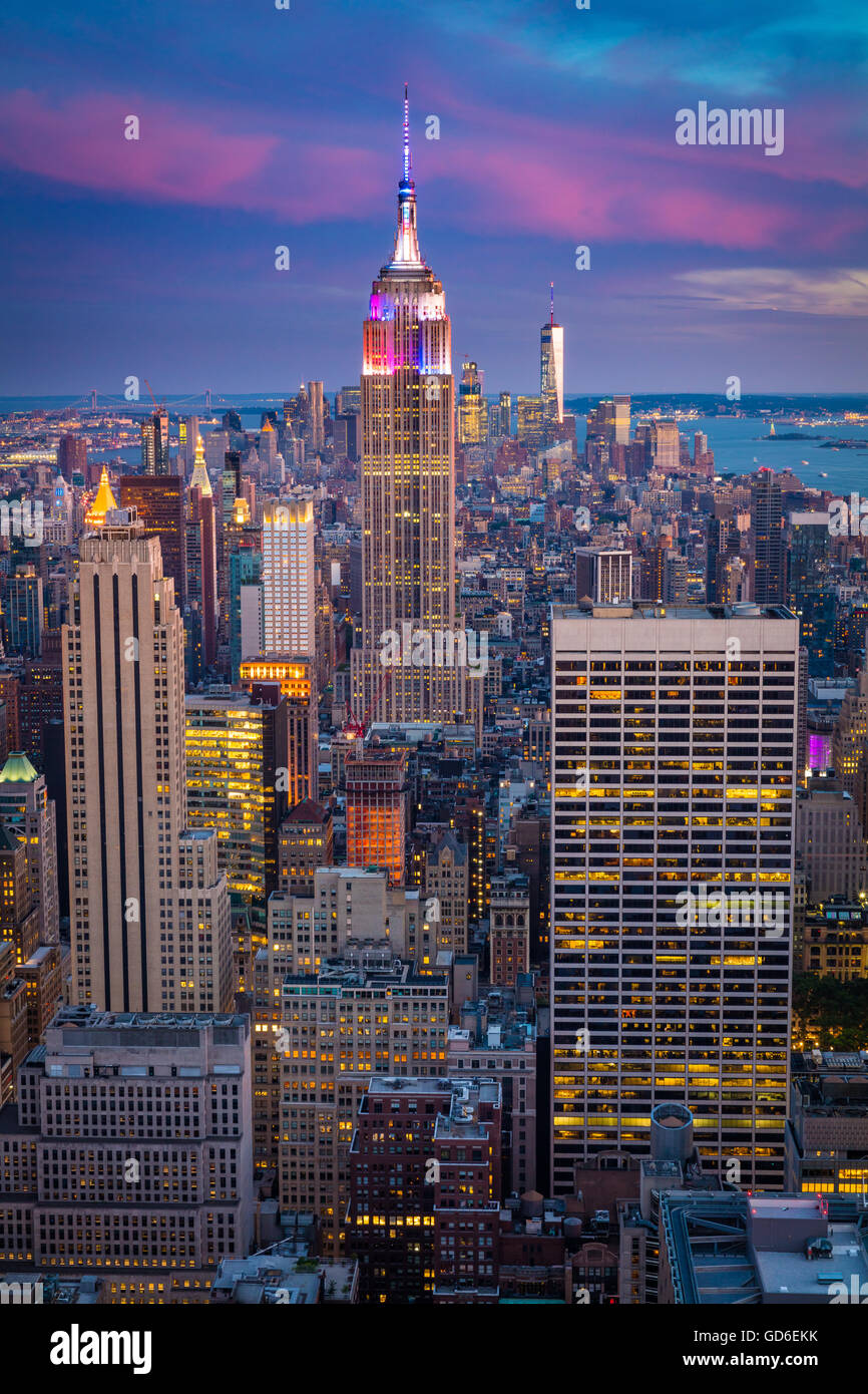 Manhattan al tramonto dal Rockefeller Center di New York City Midtown Foto Stock