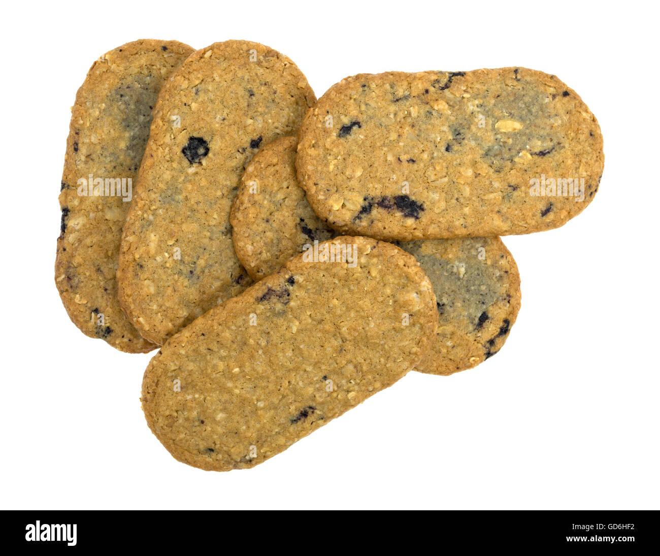 Vista dall'alto di un gruppo di mirtillo wafer cookies isolato su uno sfondo bianco. Foto Stock