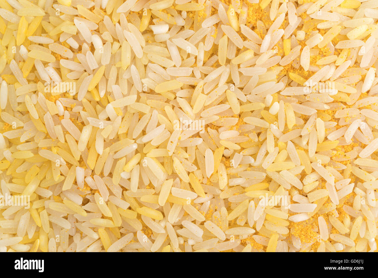 Vista ravvicinata di zafferano riso e condimenti. Foto Stock