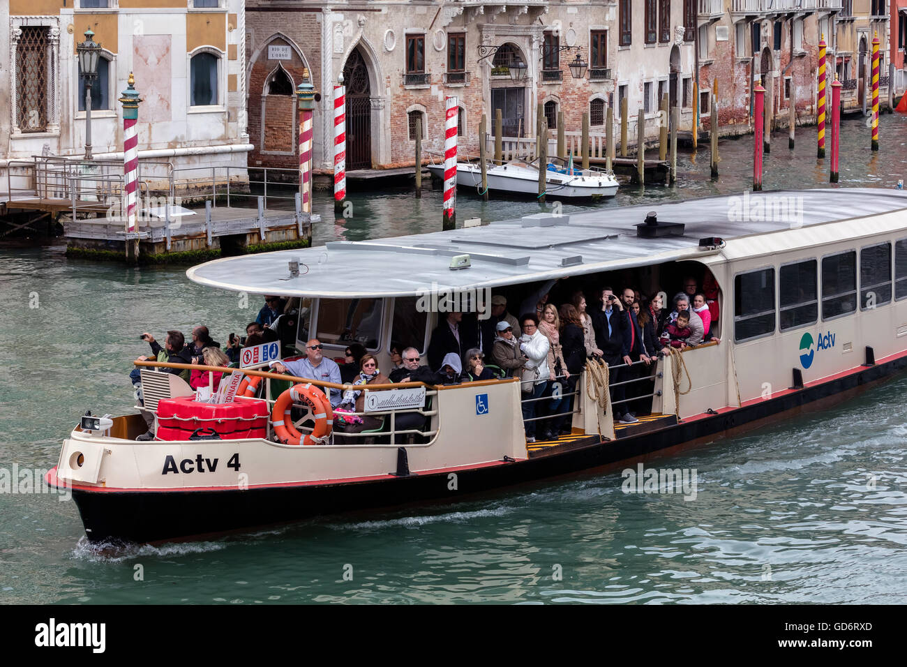 Venezia Vaporetto vaporetto Foto Stock