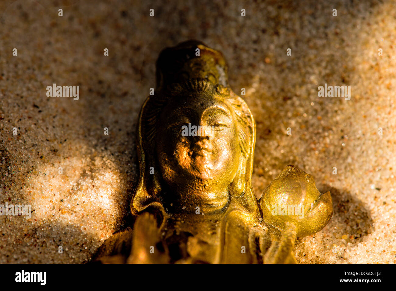 Guanyin, dea della misericordia nel fascio di Sun Foto Stock