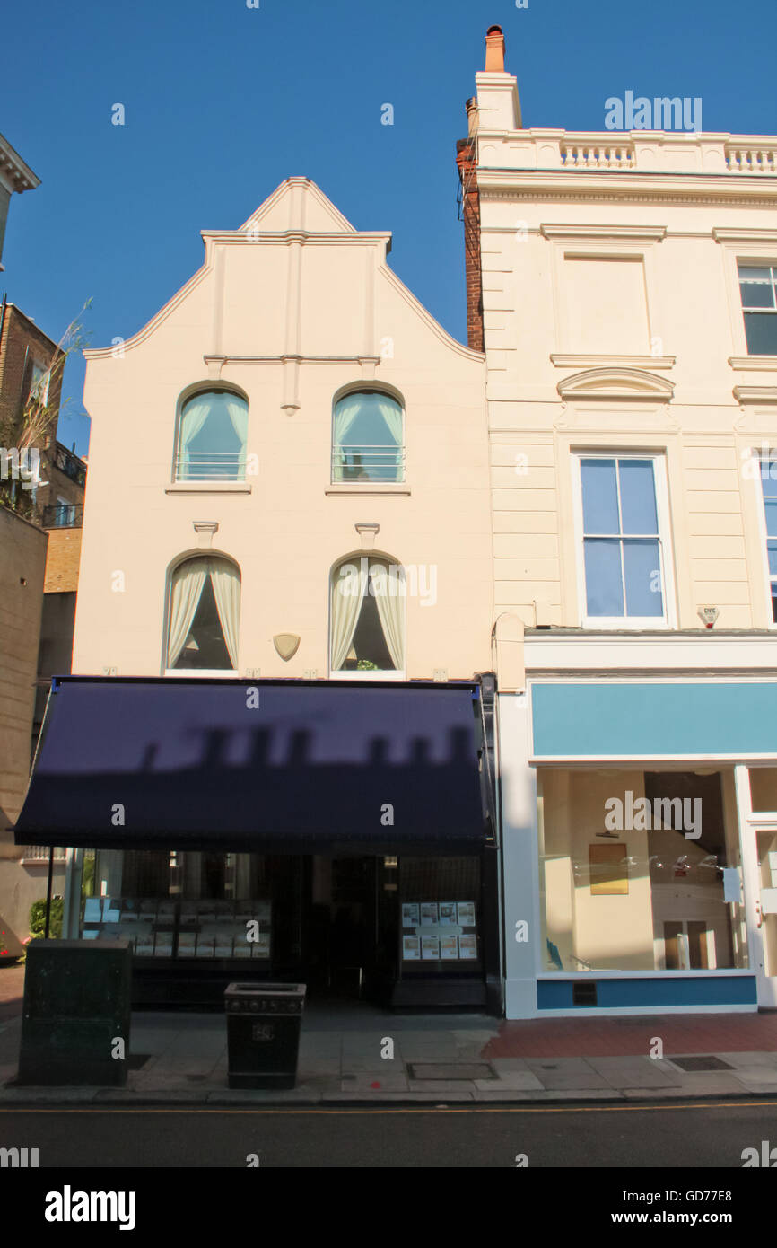 British Shop Facciata dall'esterno Foto Stock