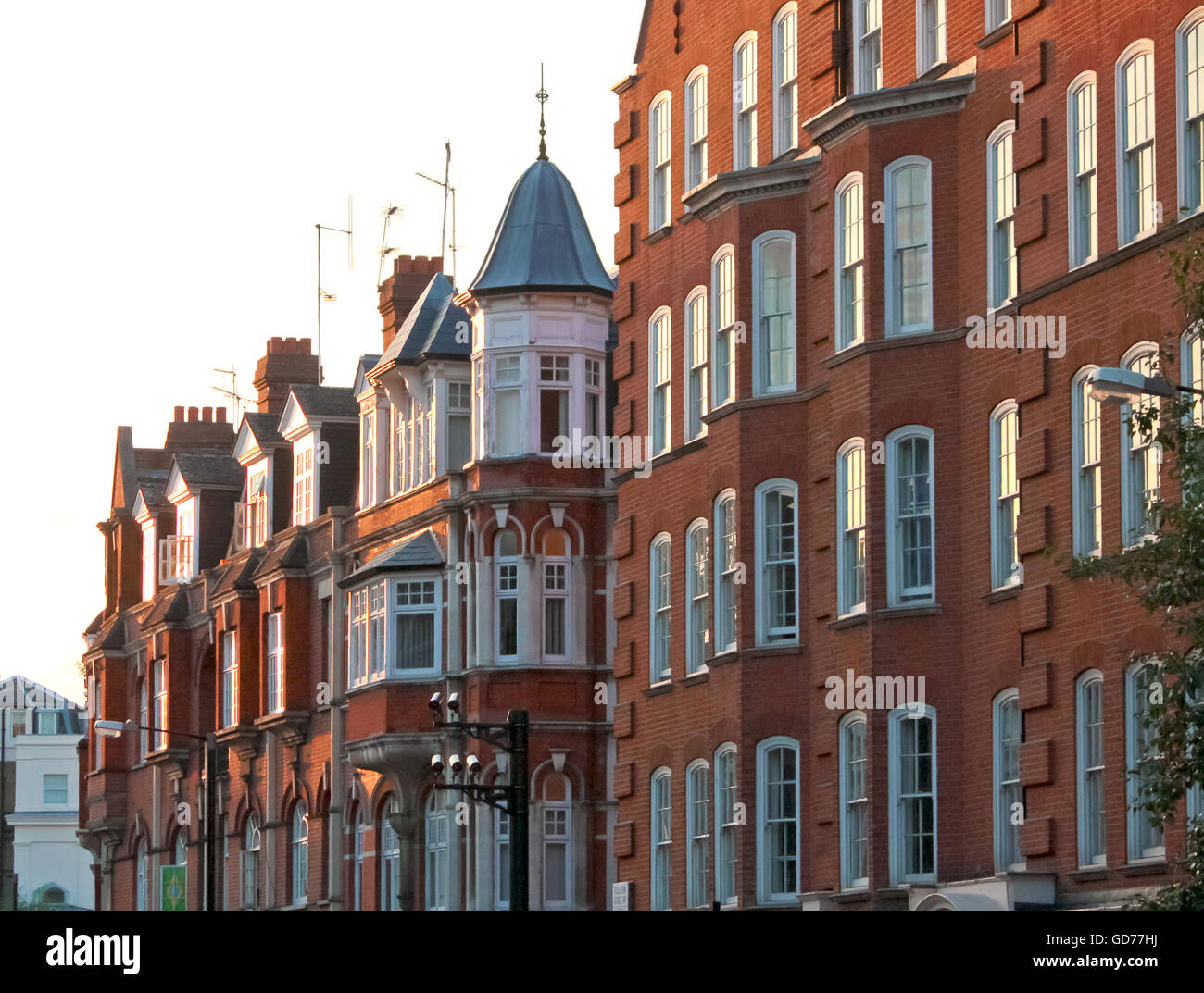 Londra rosse tradizionali edifici in mattoni Foto Stock