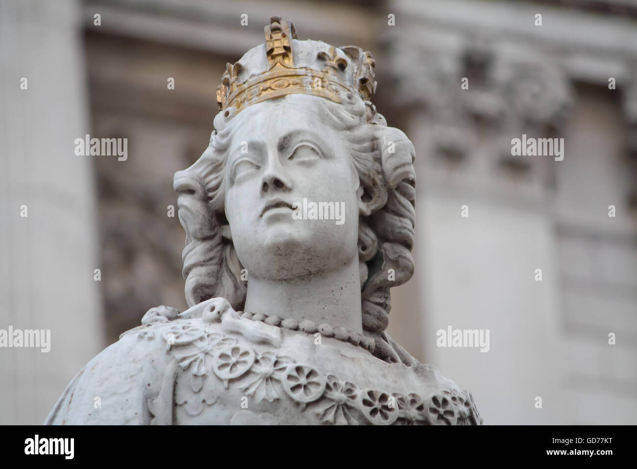 Queen Anne statua in St. Pauls, Londra. Foto Stock