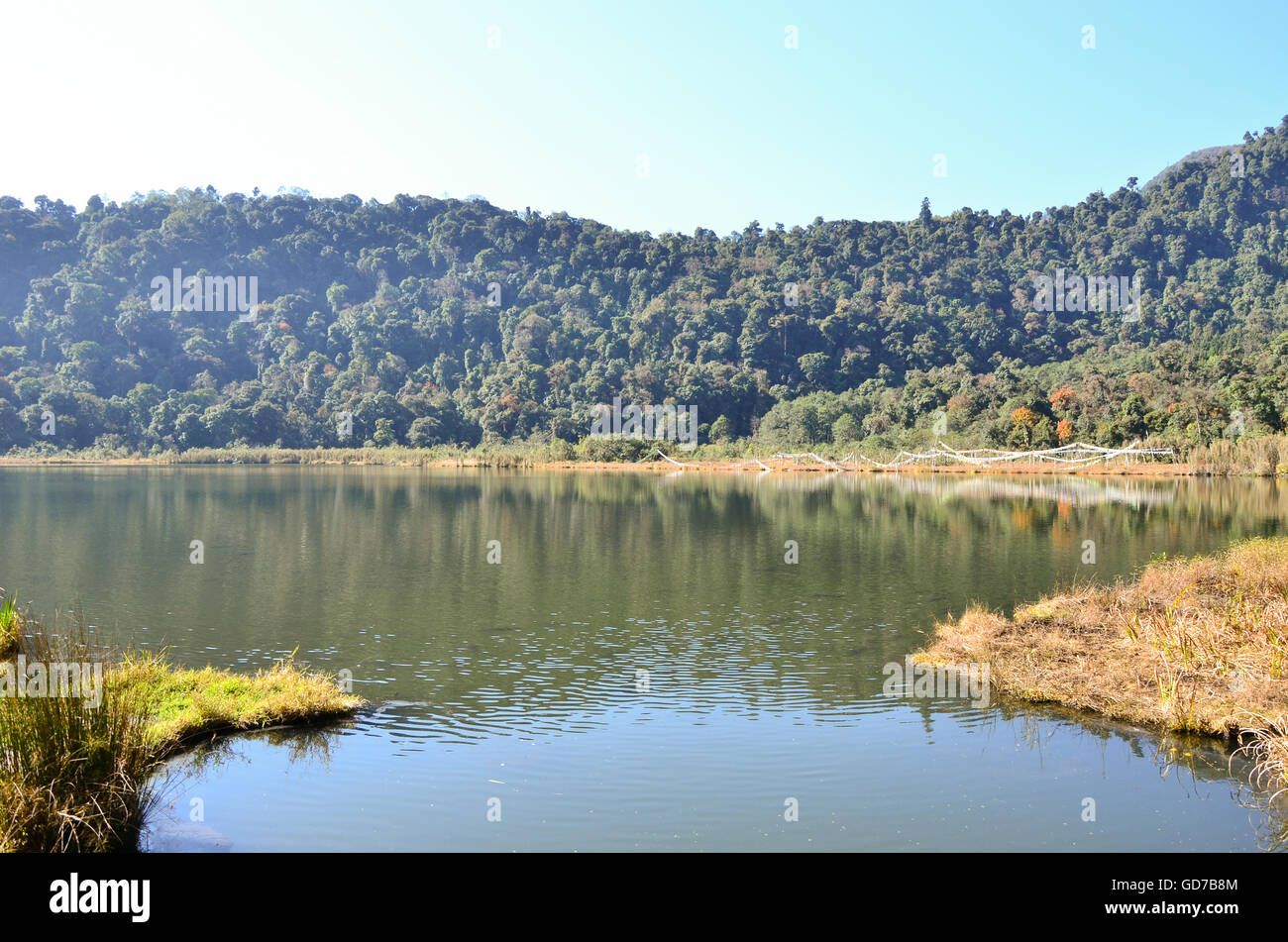 Vista del lago di Khecheopalri, ortografia, Sikkim, India Foto Stock