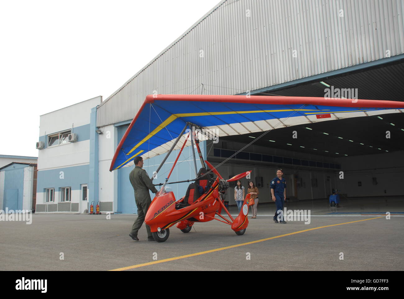 Velivolo ultraleggero all'hangar di Turco Associazione aria-THK Etimesgut Airport Foto Stock