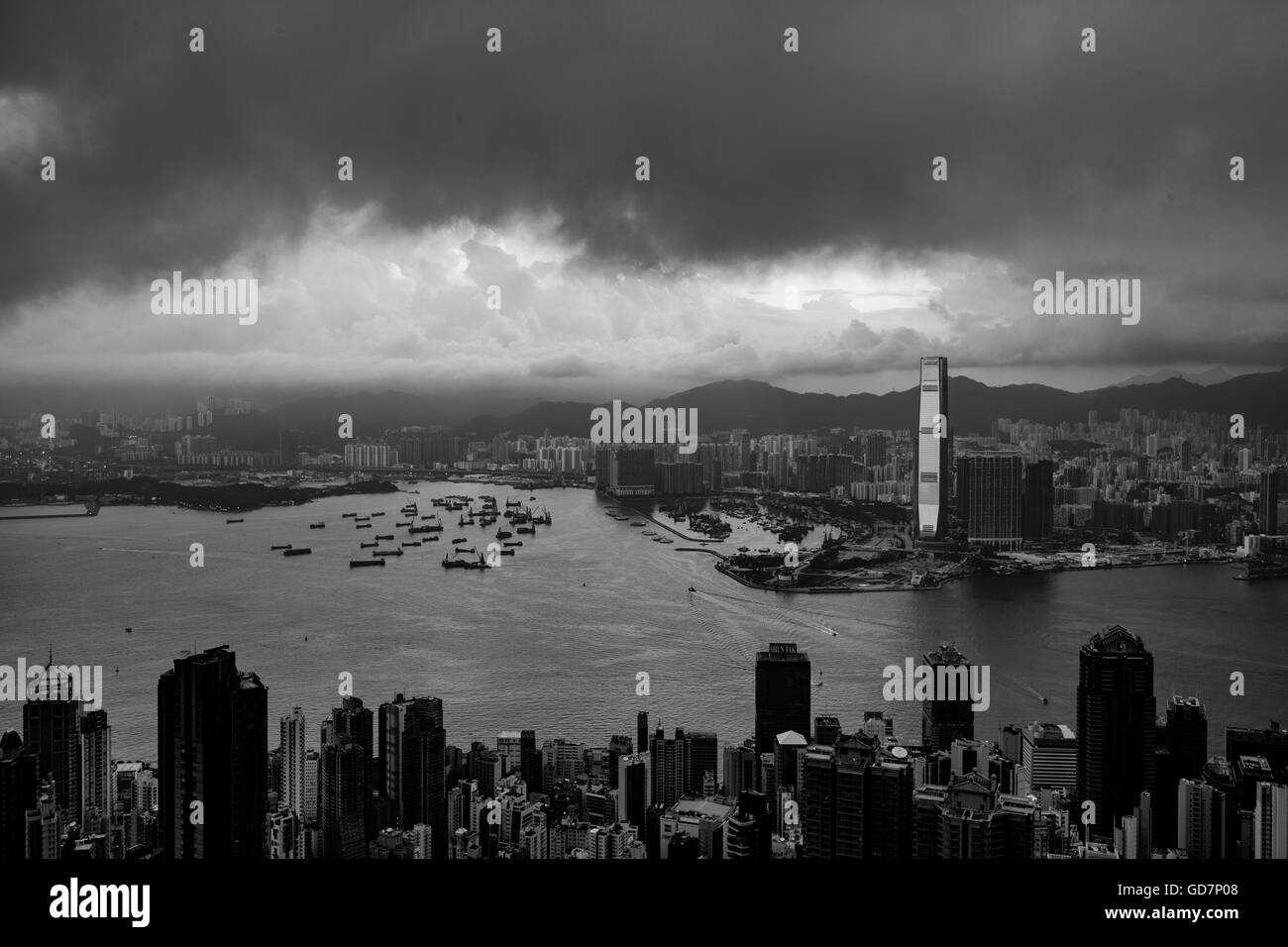 Skyline di Hong Kong, il paesaggio e la scena notturna Foto Stock