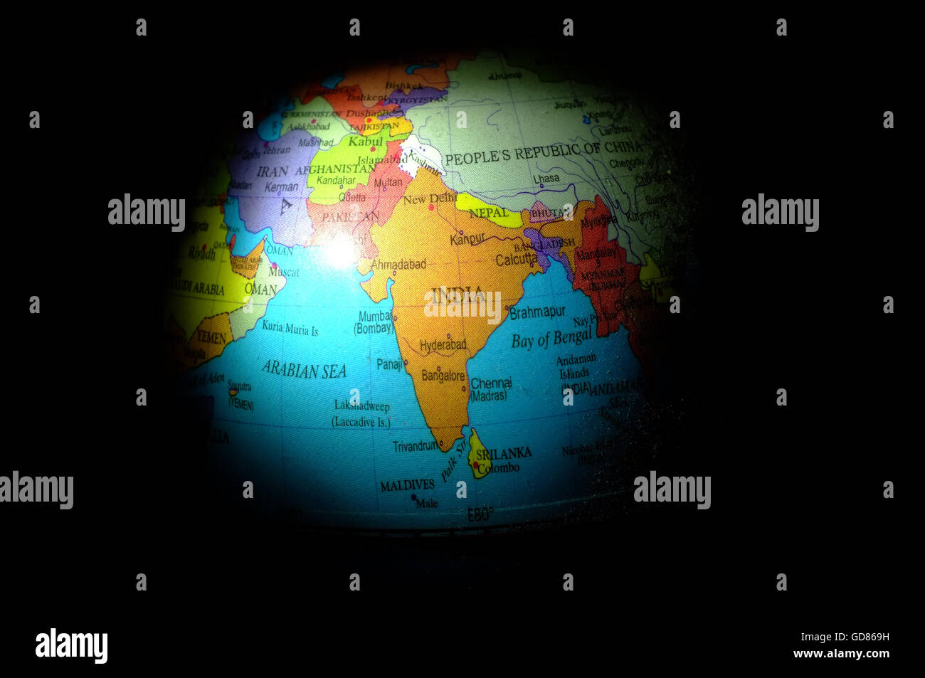 Il paese di India evidenziato su un bambino's Globe. Foto Stock