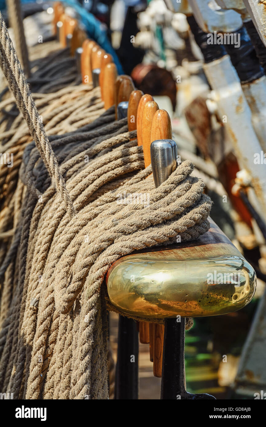 L'armamento di una nave a vela Foto Stock